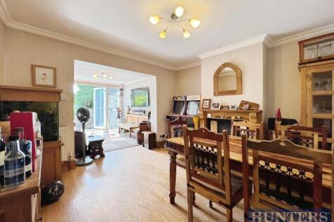 DINIG ROOM
