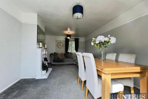 LIVING/DINING