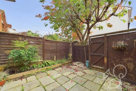 CAM01659G0-PR0225-STILL016.jpg