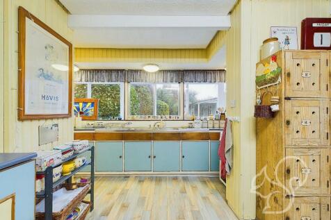 CAM01659G0-PR0240-STILL013.jpg