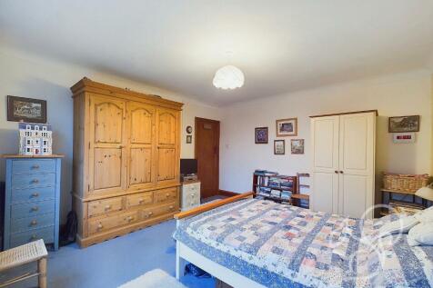 CAM01659G0-PR0240-STILL019.jpg