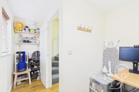 CAM01659G0-PR0362-STILL012.jpg