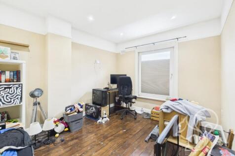 CAM01254G0-PR0294-STILL016.jpg
