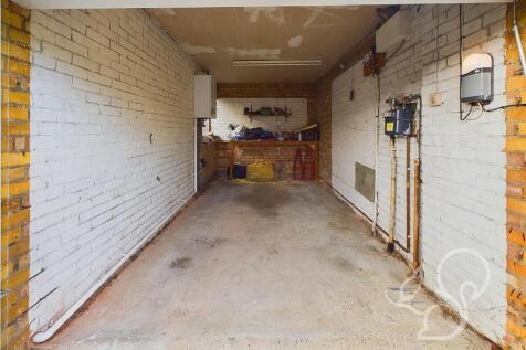 CAM01659G0-PR0133-STILL080.jpg
