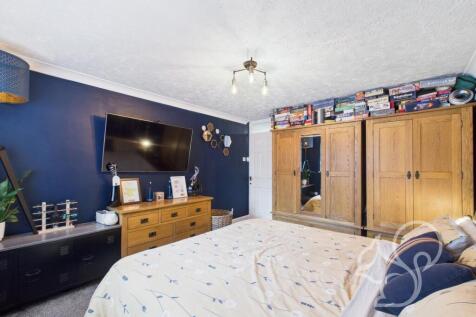 CAM01659G0-PR0420-STILL008.jpg