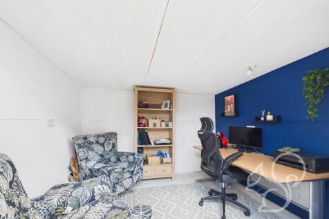 CAM01659G0-PR0422-STILL027.jpg