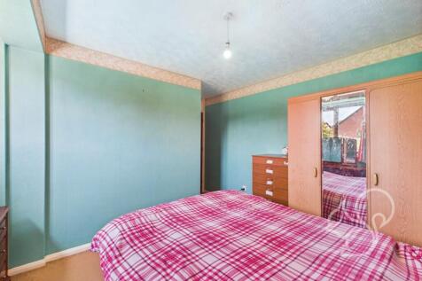 CAM01659G0-PR0452-STILL010.jpg