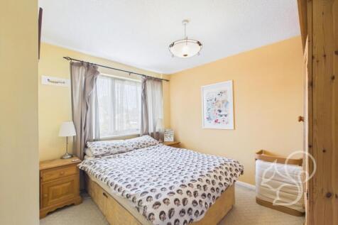 CAM01659G0-PR0481-STILL015.jpg
