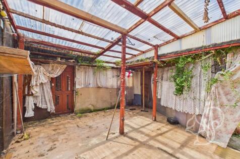 CAM01659G0-PR0460-STILL016.jpg