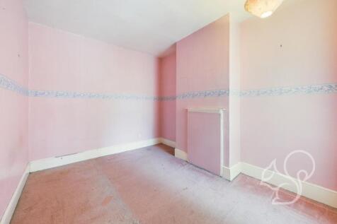 CAM01254G0-PR0332-STILL012.jpg