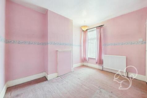 CAM01254G0-PR0332-STILL015.jpg