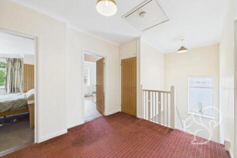 CAM01659G0-PR0499-STILL019.jpg