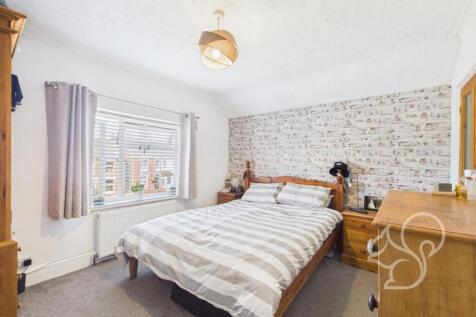CAM01659G0-PR0539-STILL012.jpg