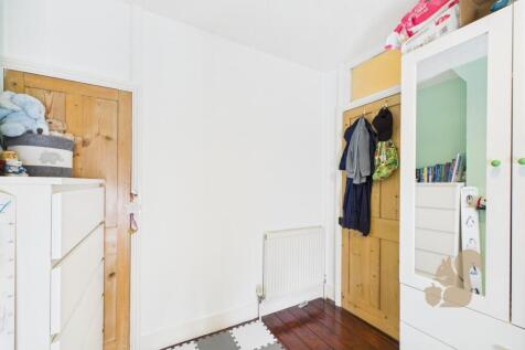 CAM01659G0-PR0552-STILL015.jpg
