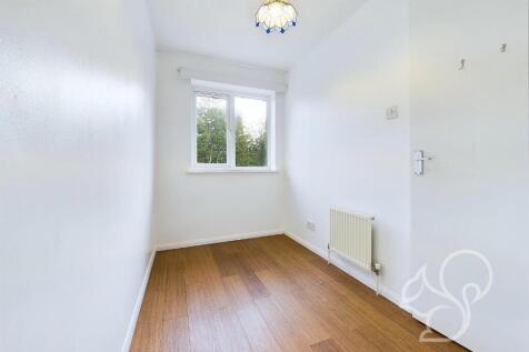 CAM01254G0-PR0236-STILL012.jpg