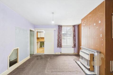 CAM01659G0-PR0589-STILL005.jpg
