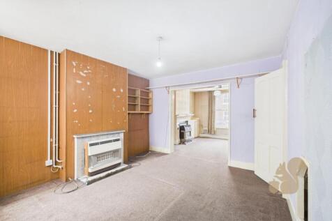 CAM01659G0-PR0589-STILL006.jpg