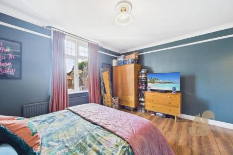 CAM01659G0-PR0597-STILL016.jpg