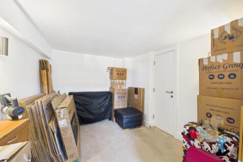 CAM01659G0-PR0603-STILL012.jpg