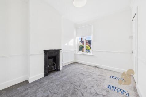 CAM05565G0-PR0039-STILL009.jpg