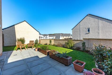 14 Knoll Park Outsides 15.JPG