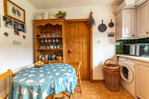 5 Falsidehill Cottages Hume 09.JPG
