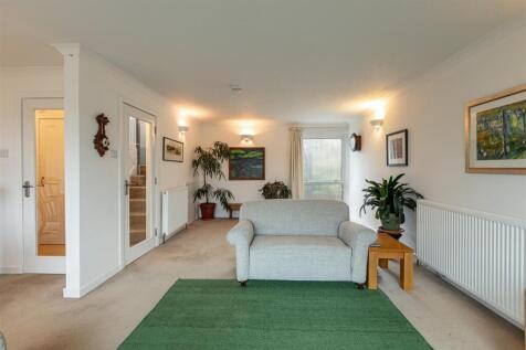 5 Leaderdale Crescent Earlston 15.JPG