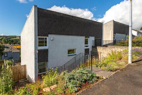 5 Leaderdale Crescent Outside 04.JPG