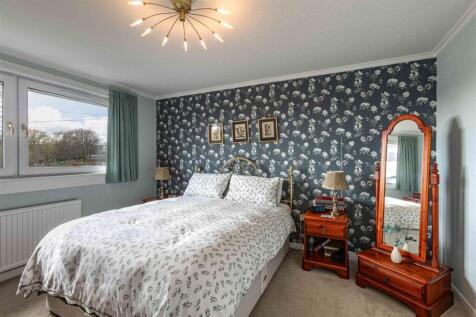 6 Eildon Lodge Gardens Galashiels Low Res 23.JPG