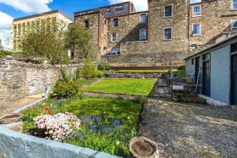 8_2 Teviot Crescent Hawick 24.JPG