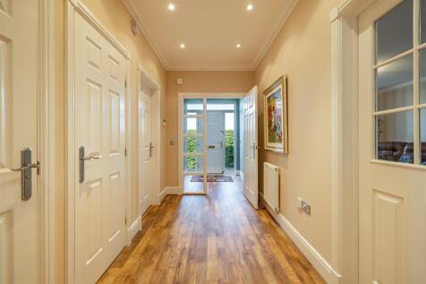 33 Bowmont Court Kelso 09.JPG