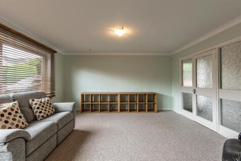 1 Robert Court Galashiels 11.JPG