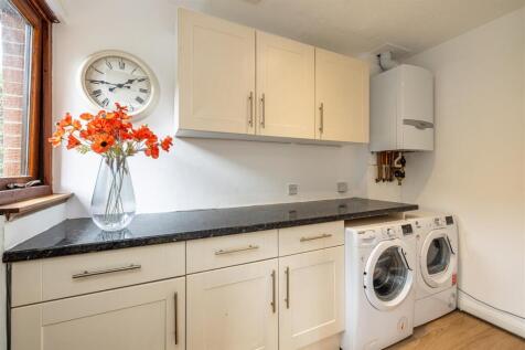 3 Abbotsview Gardens Galashiels 26.jpg