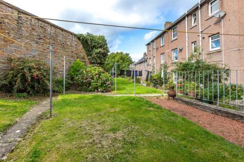 16 Morrow Gardens Melrose 33.JPG