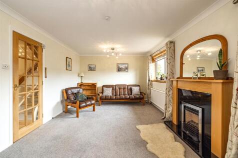 8 Shawpark Crescent Selkirk 18.JPG