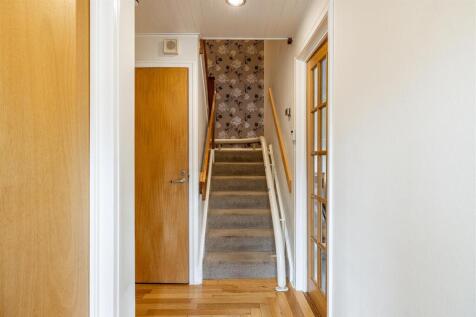 8 Shawpark Crescent Selkirk 08.JPG