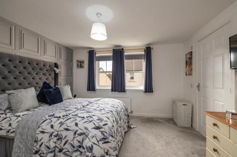 8 Knoll Park Avenue Galashiels 44.JPG