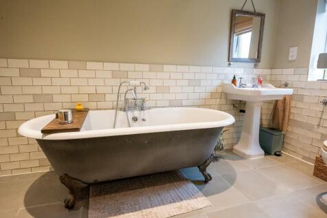 Bath/Shower Room