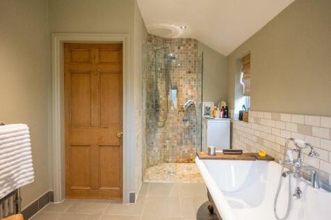 Bath/Shower Room