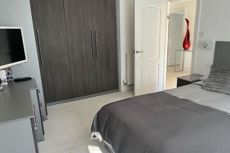 Principal bedroom