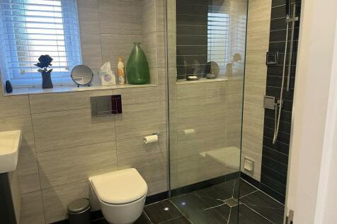 En-suite bathroom
