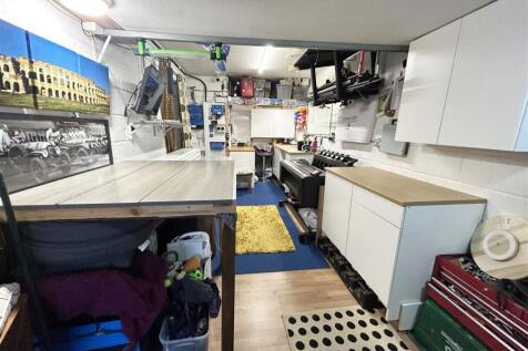 GARAGE