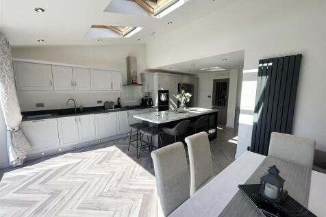 KITCHEN/ DINER