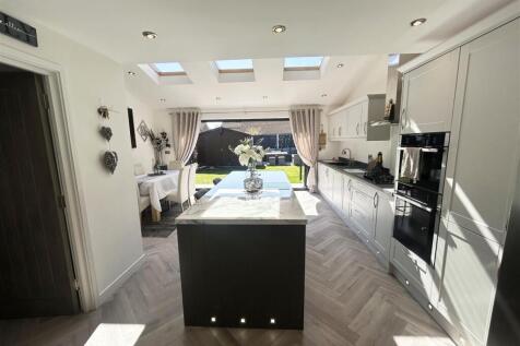 KITCHEN/ DINER