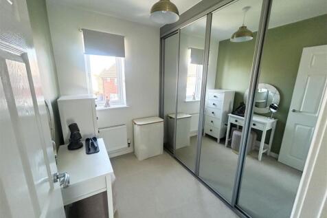 DRESSING ROOM