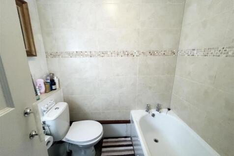 DOWNSTAIRS BATHROOM
