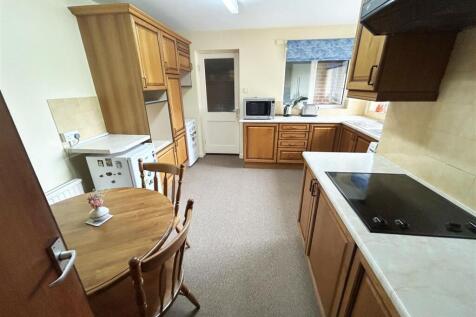KITCHEN/ BREAKFAST ROOM