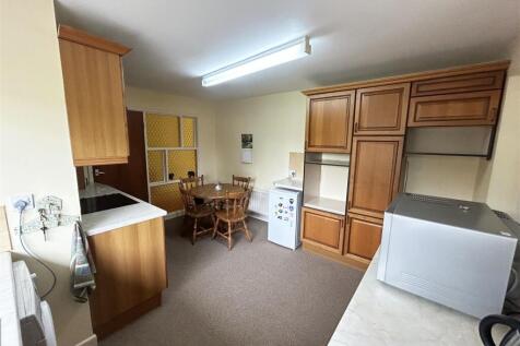 KITCHEN/ BREAKFAST ROOM