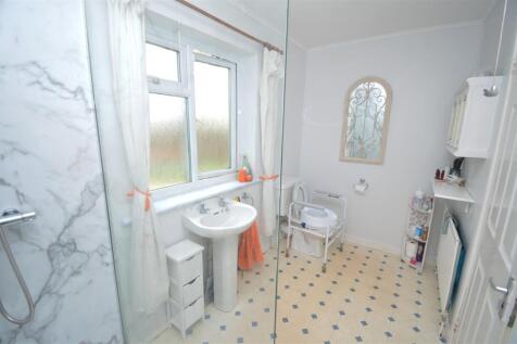 DOWNSTAIRS SHOWER ROOM
