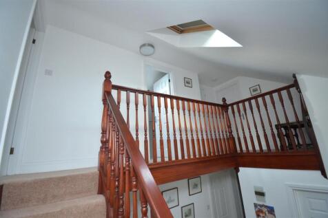 GALLERIED LANDING